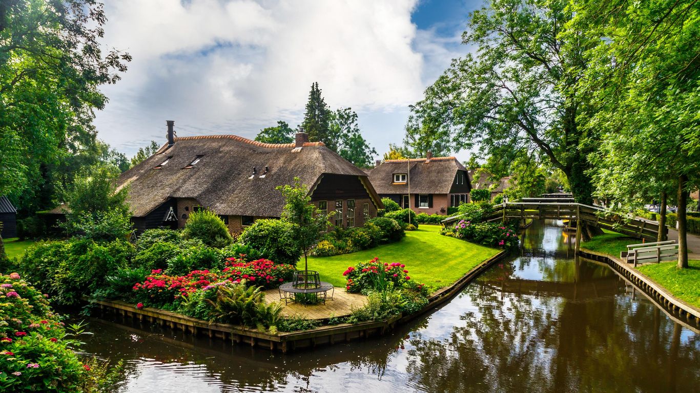 Giethoorn Village